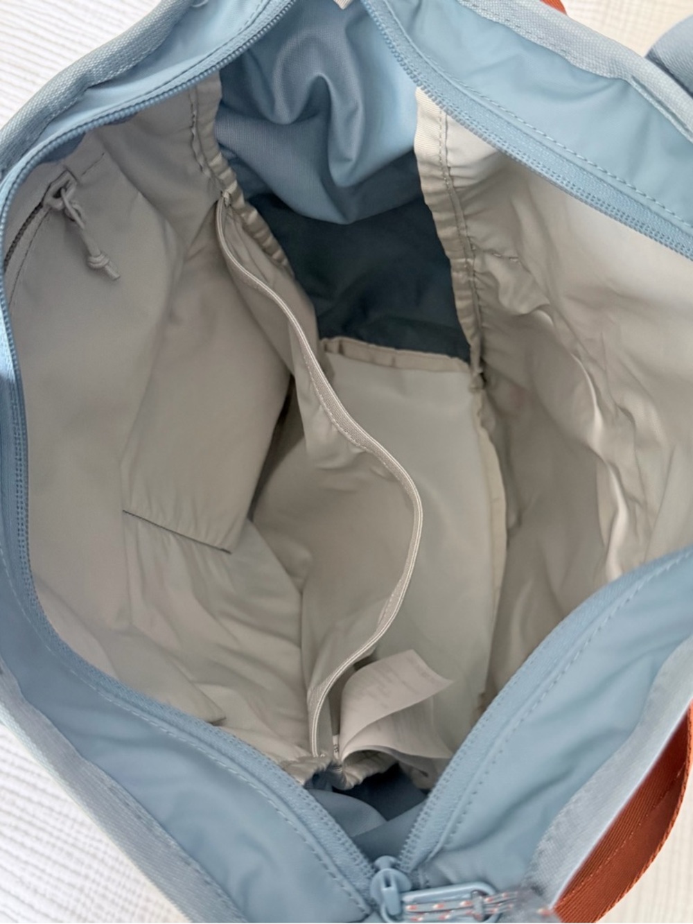 Fjallraven High Coast Totepack in Dusty Blue with Rust Accents - Picture 3 of 4